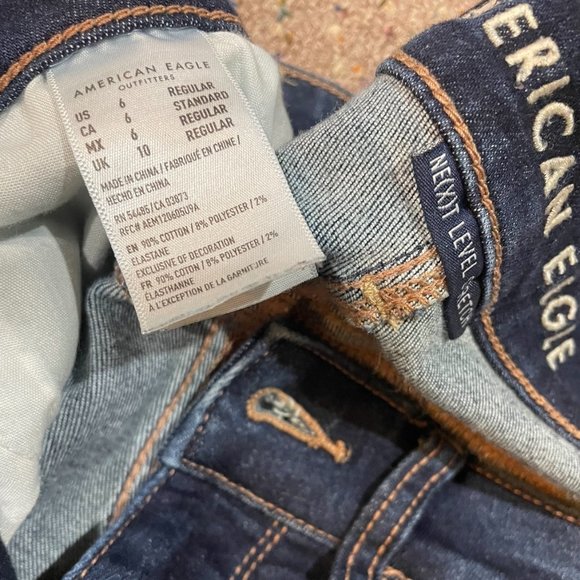 American Eagle Next Level Stretch Ripped Jeans Size 6 - Picture 4 of 4